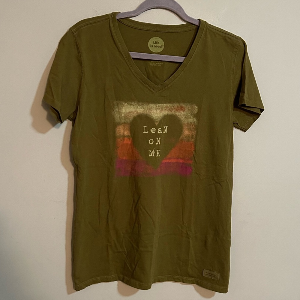 Life is Good Women’s Medium Lean on Me V-Neck T-Shirt Short Sleeve Classic Fit